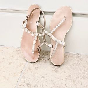 Lilly pulitzer thong pearl and gold Sandals